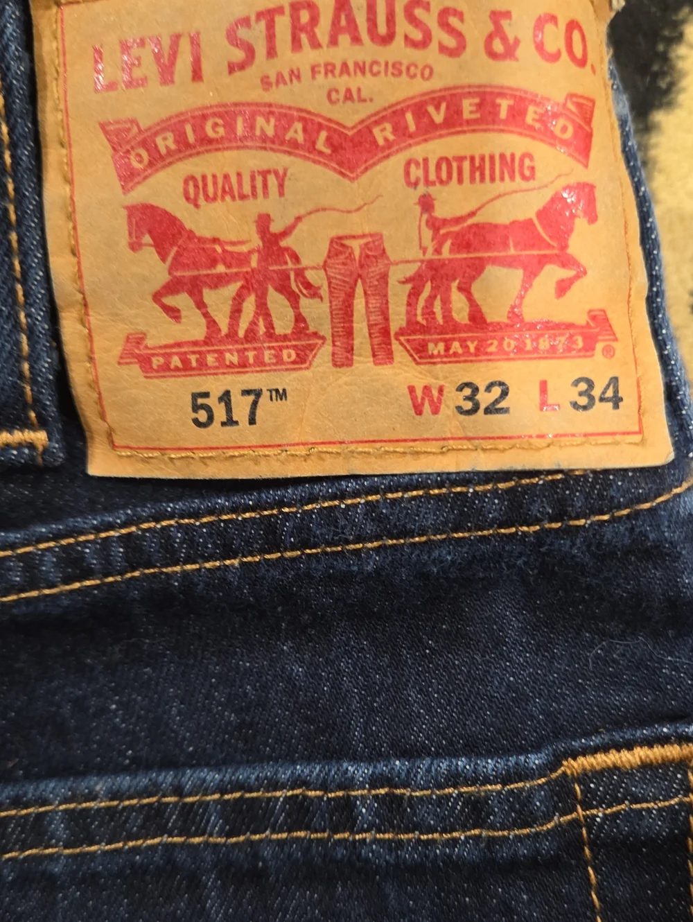 Levis classic dark